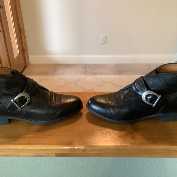 Ariat Boots with Silvertone Buckle - Picture 4 of 5